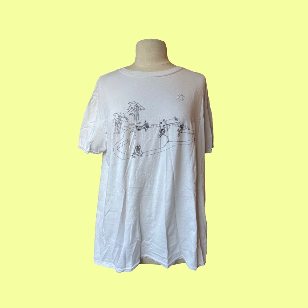 URBAN OUTFITTERS TSHIRT